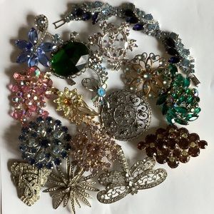 Lot of 16 Antique Brooches